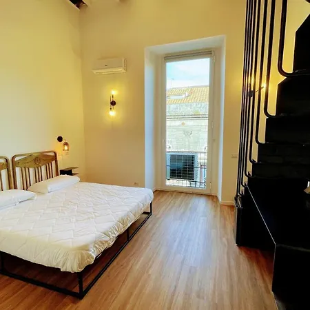 Tutt 'e Sant Luxury بيت ضيافة نابولي