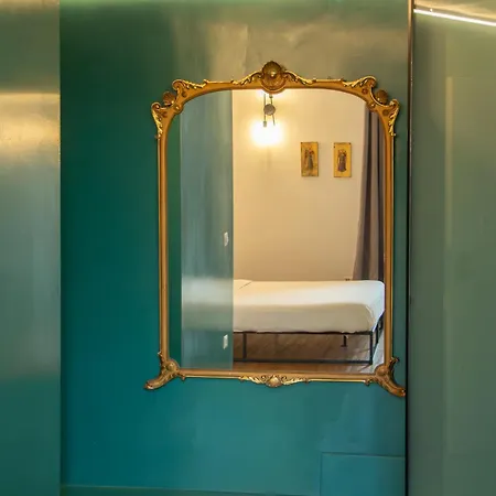 Tutt 'e Sant Luxury
