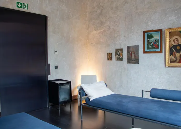 Tutt 'e Sant Luxury Nápoles