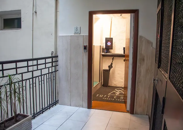 Tutt 'e Sant Luxury Penzion Neapol